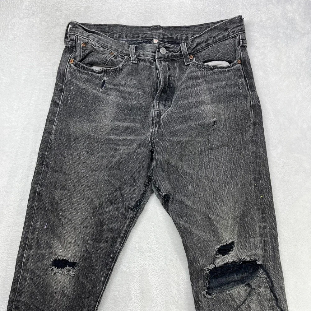 Levi's Straight Jeans Gray Denim Distressed Frayed Hem Button Fly‎ Classic 32X26